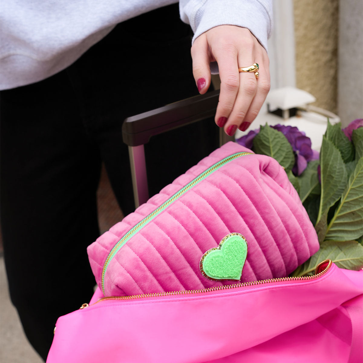 Lola Samt Tasche Magenta