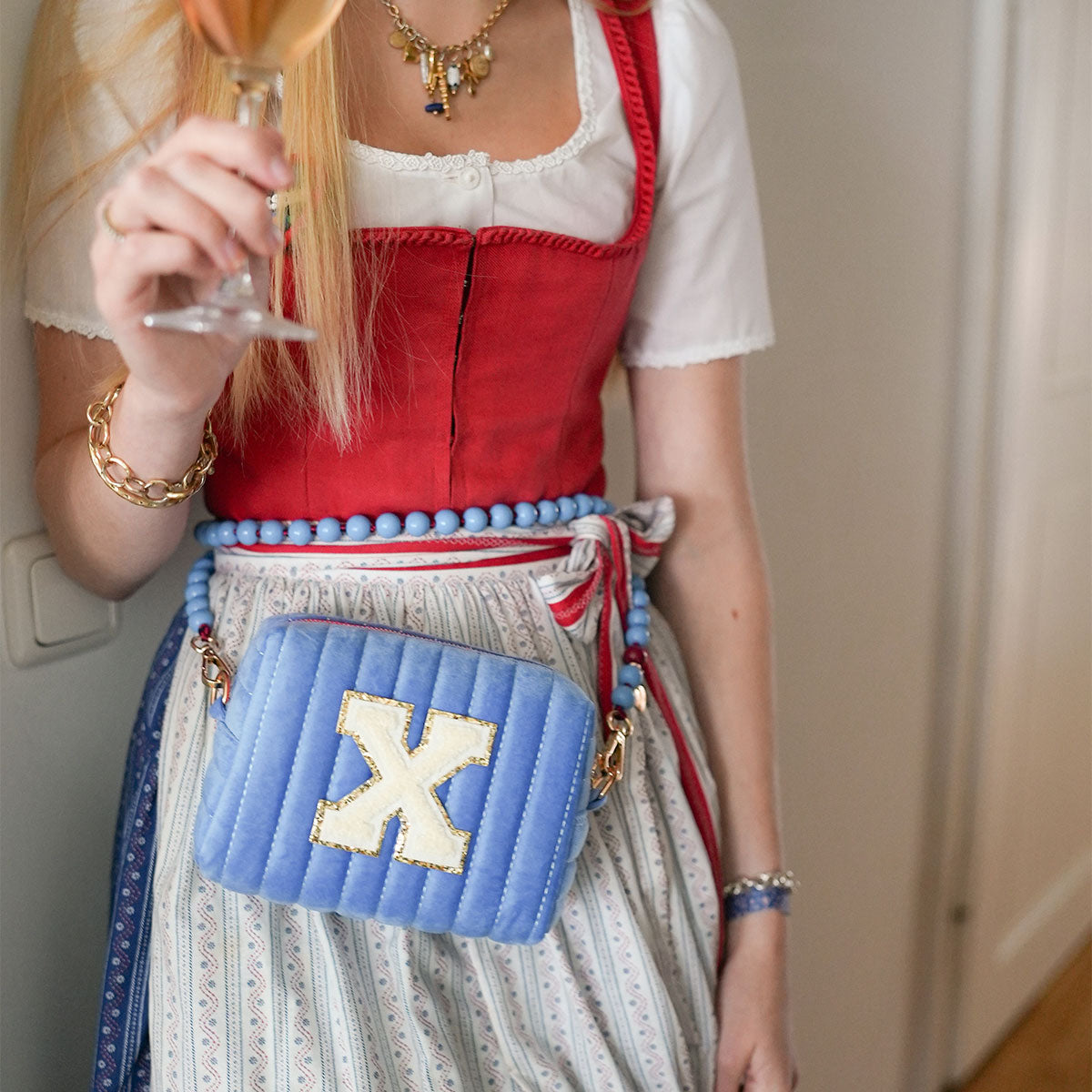 Lola Samt-Tasche Malibu Blau