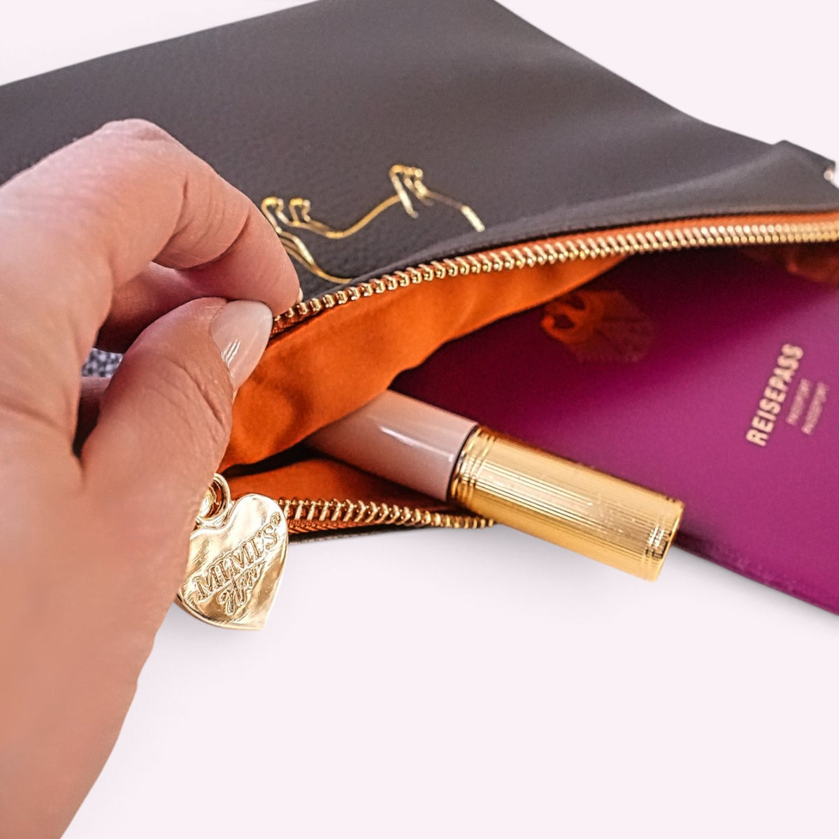 Lia Pouch Chocolate