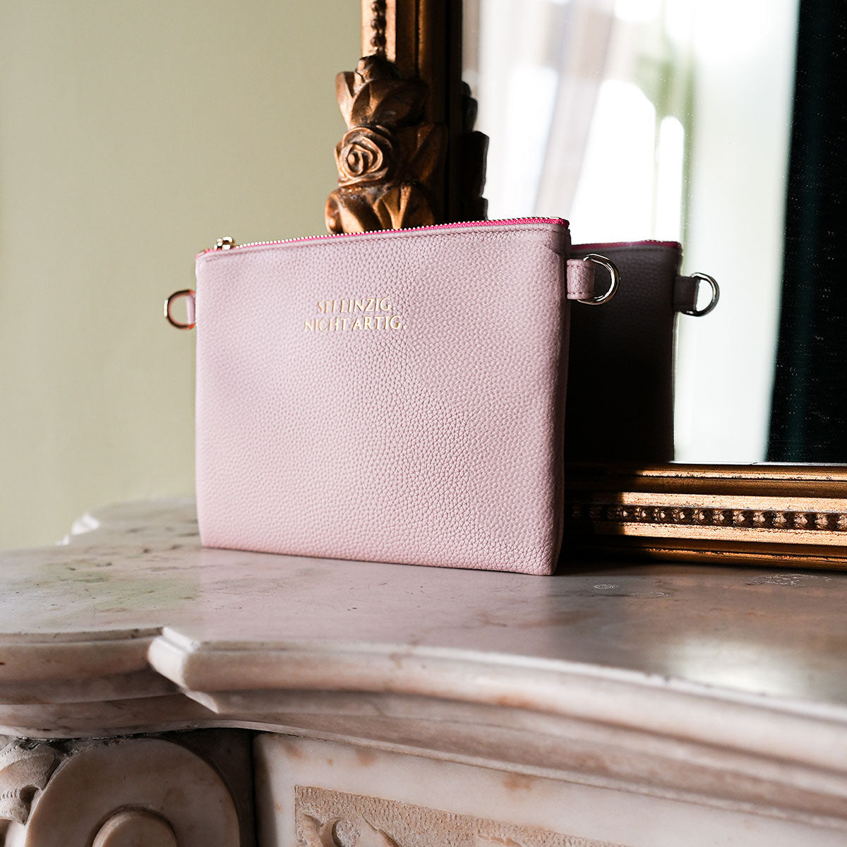 Lia Pouch Blush
