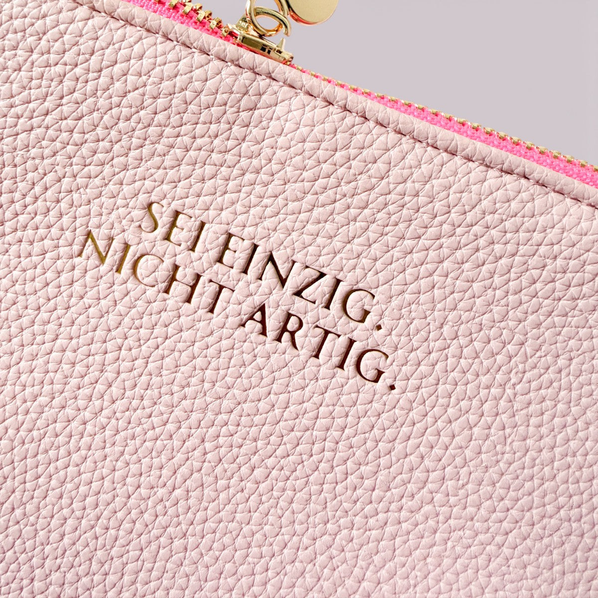 Lia Pouch Blush