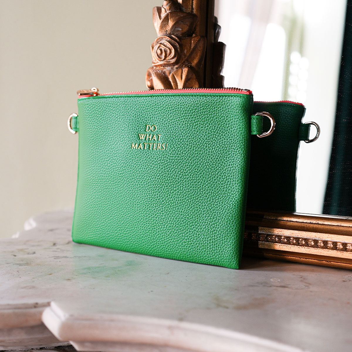 Lia Pouch Clover Green