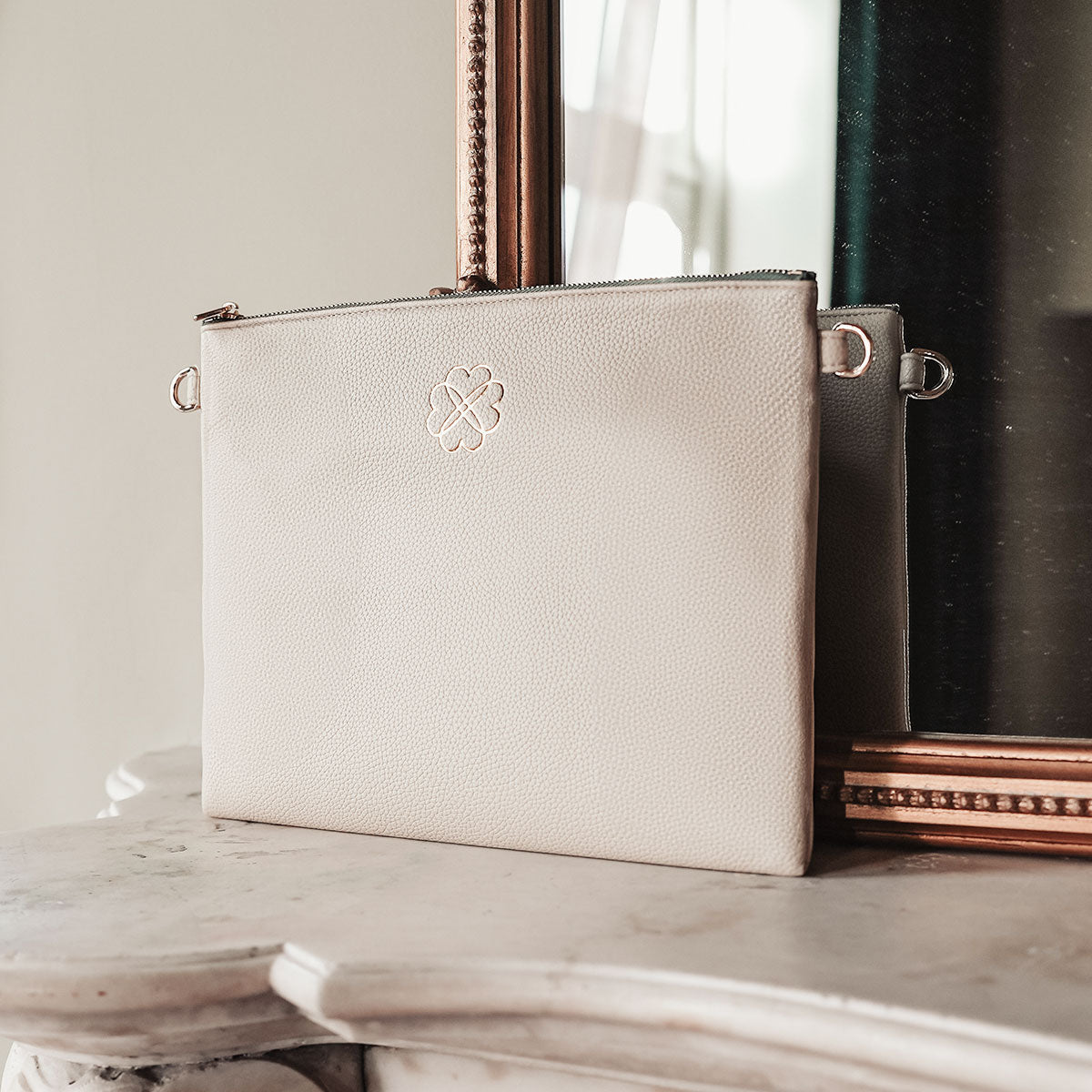 Stella Clutch Puder Beige