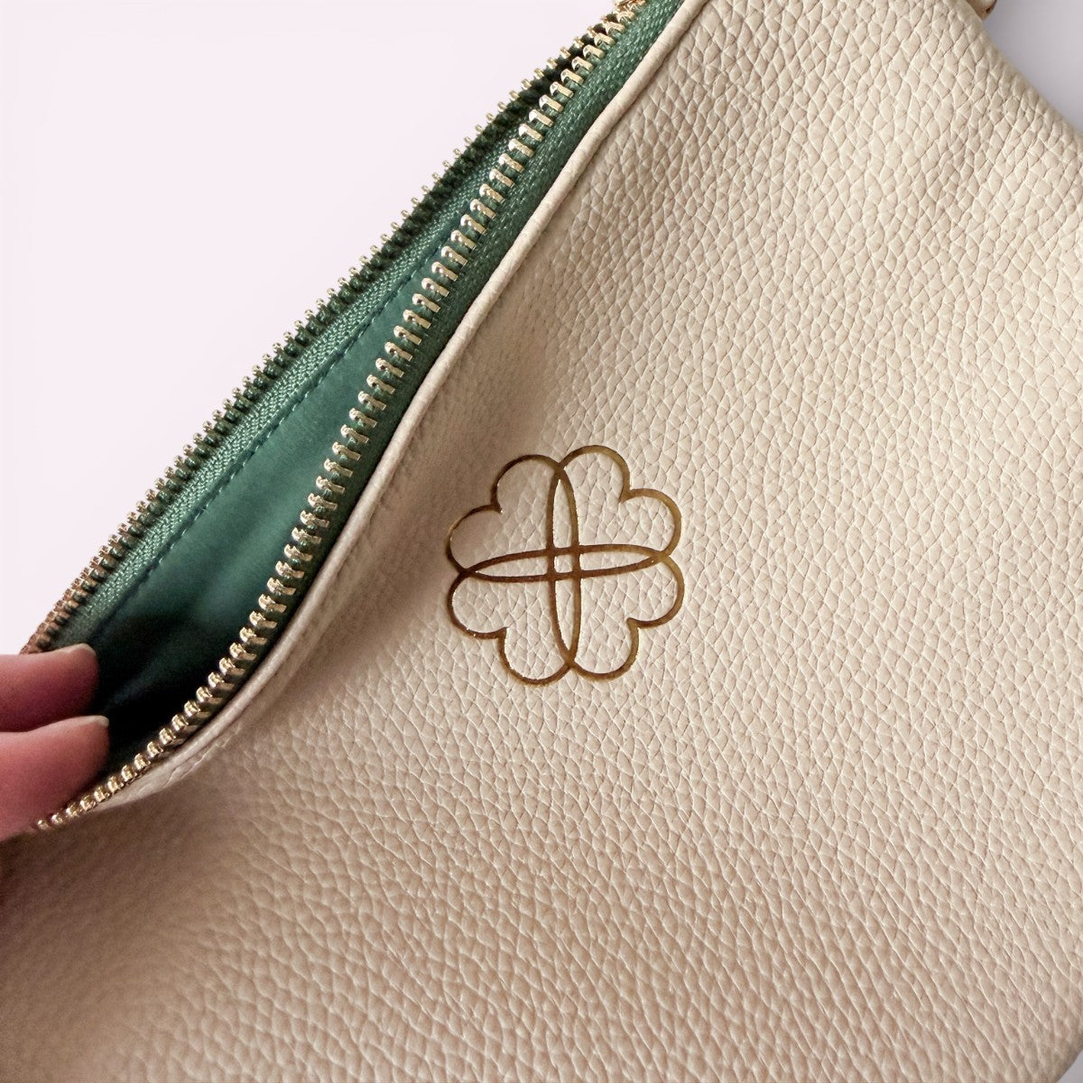 Stella Clutch Puder Beige