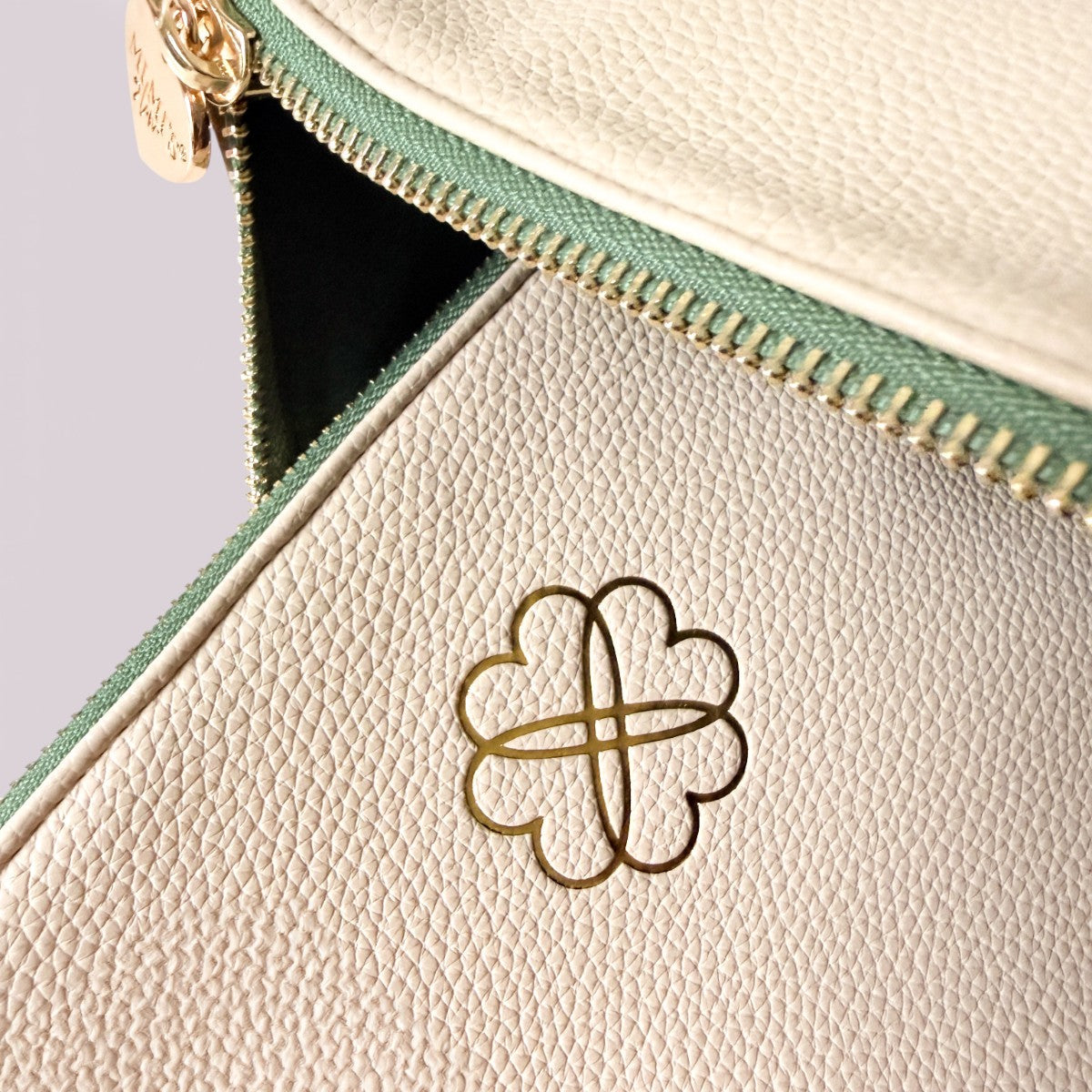 Stella Clutch Puder Beige