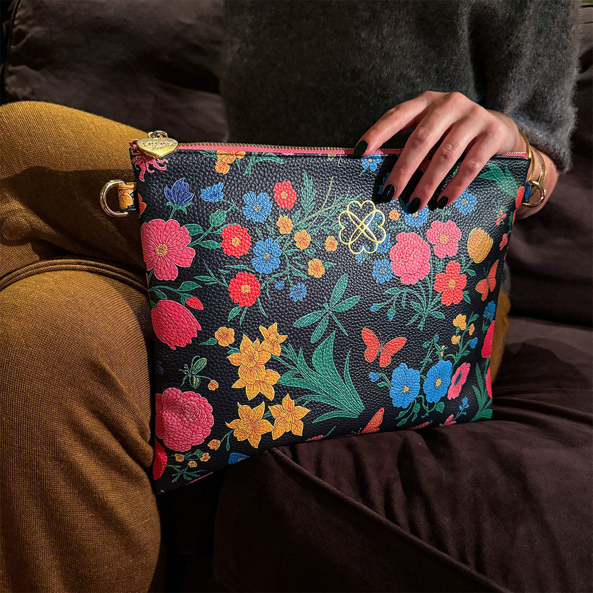 Lia Pouch Floral Black