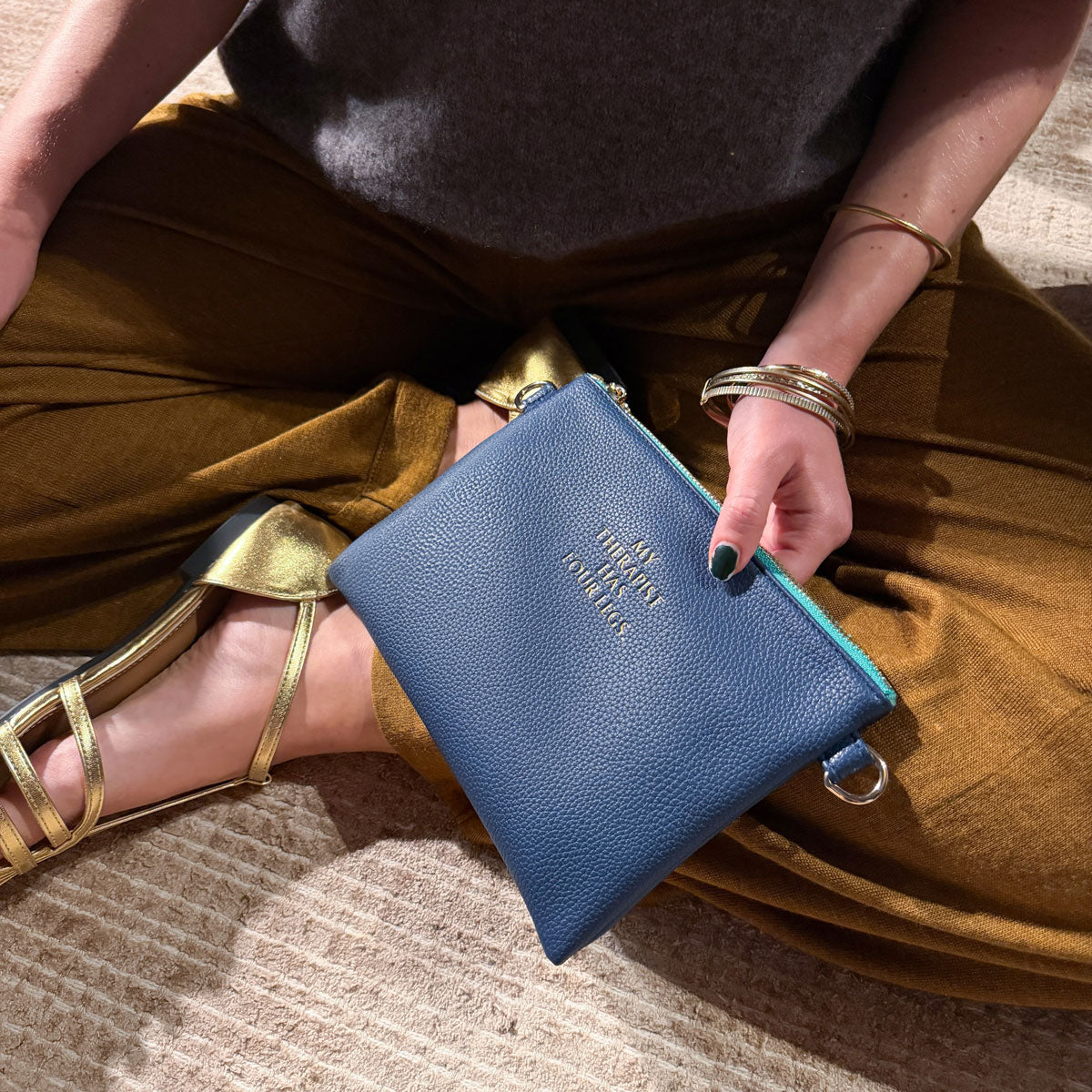 Lia Pouch Navy
