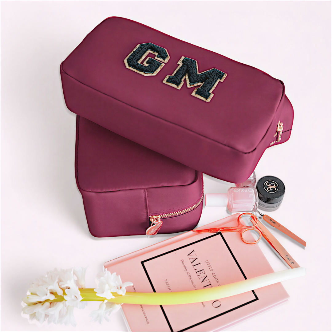 Ein edles, stilvolles Make-Up Täschchen aus ultraleichtem Premium Nylon. Hochwertig gefertigt und langlebig