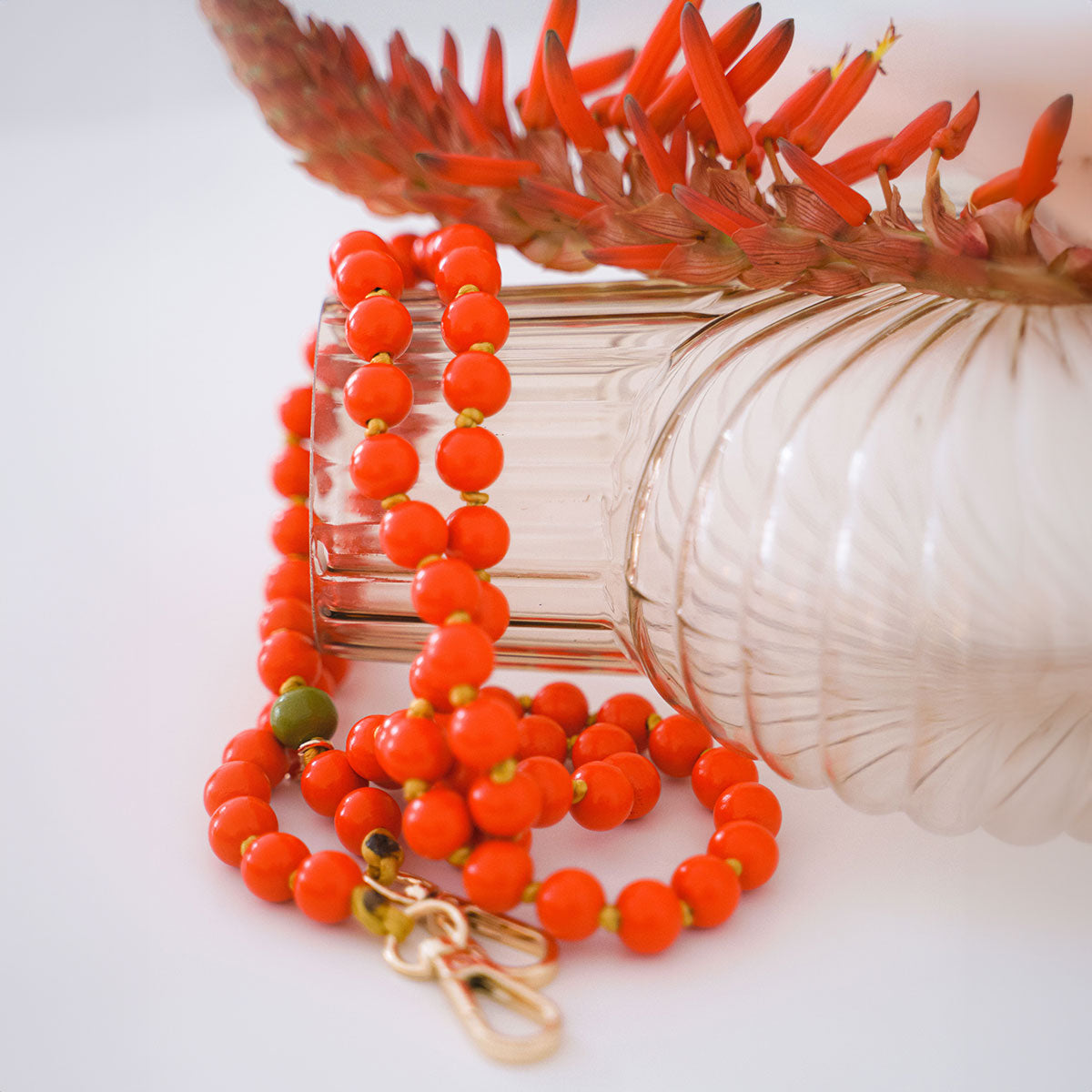 Handykette Holzperlen Hagebutte