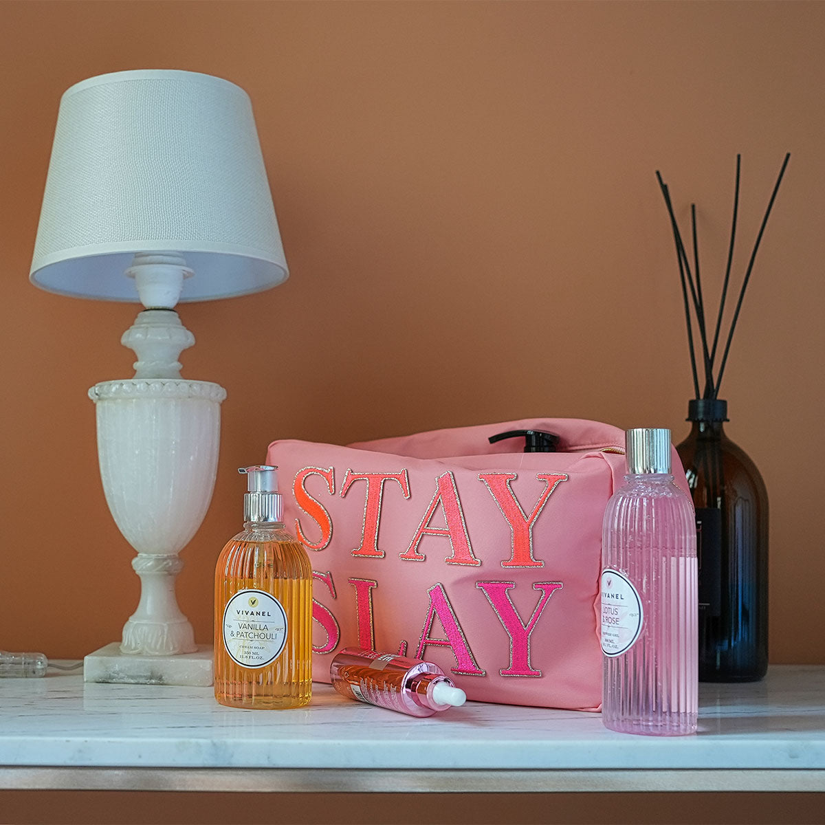 Glitzer Buchstaben Mimi's Serif Neon Orange