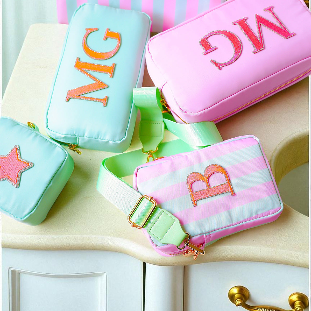 Glitzer Buchstaben Mimi's Serif Neon Pink