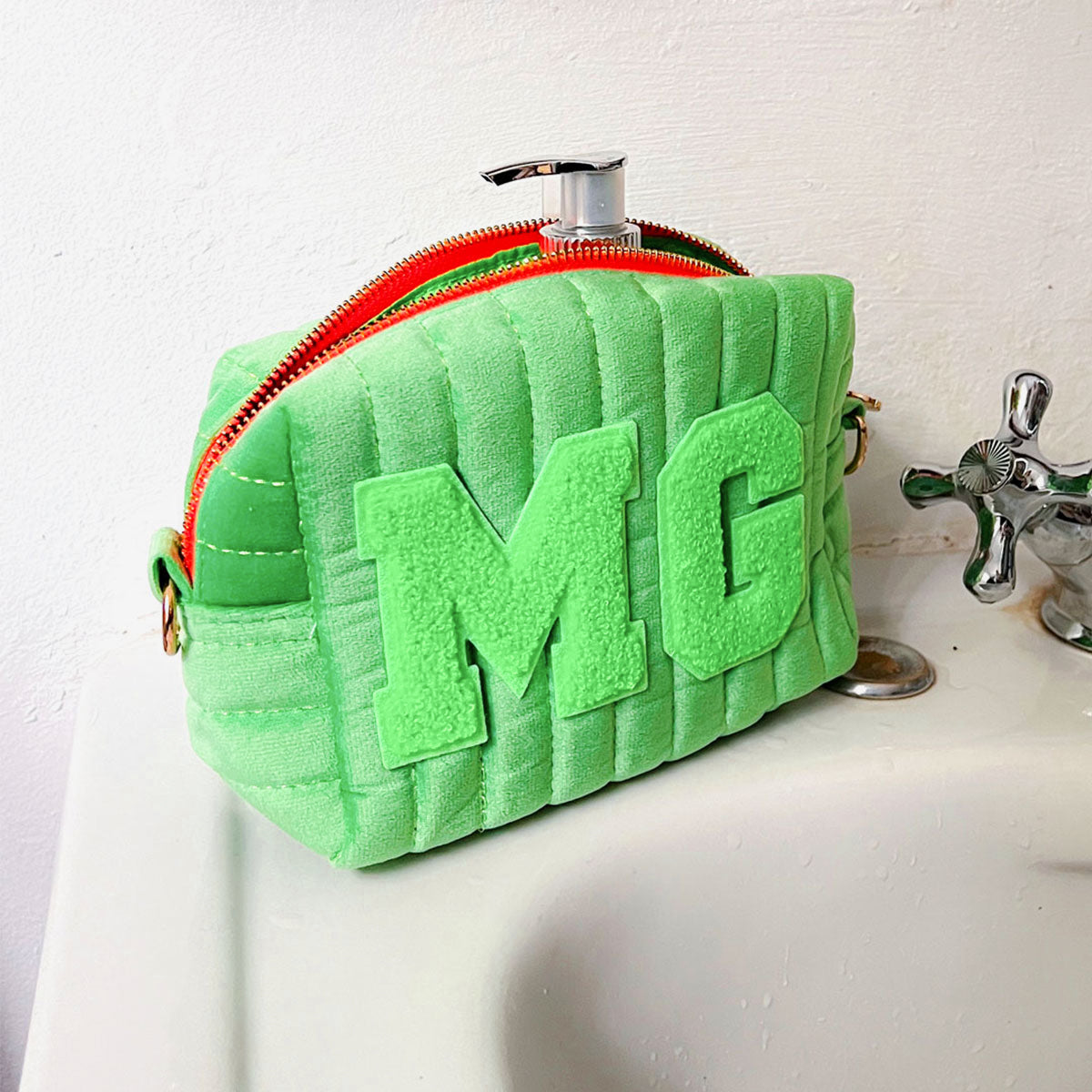 Lola Samt-Tasche Apfel Grün