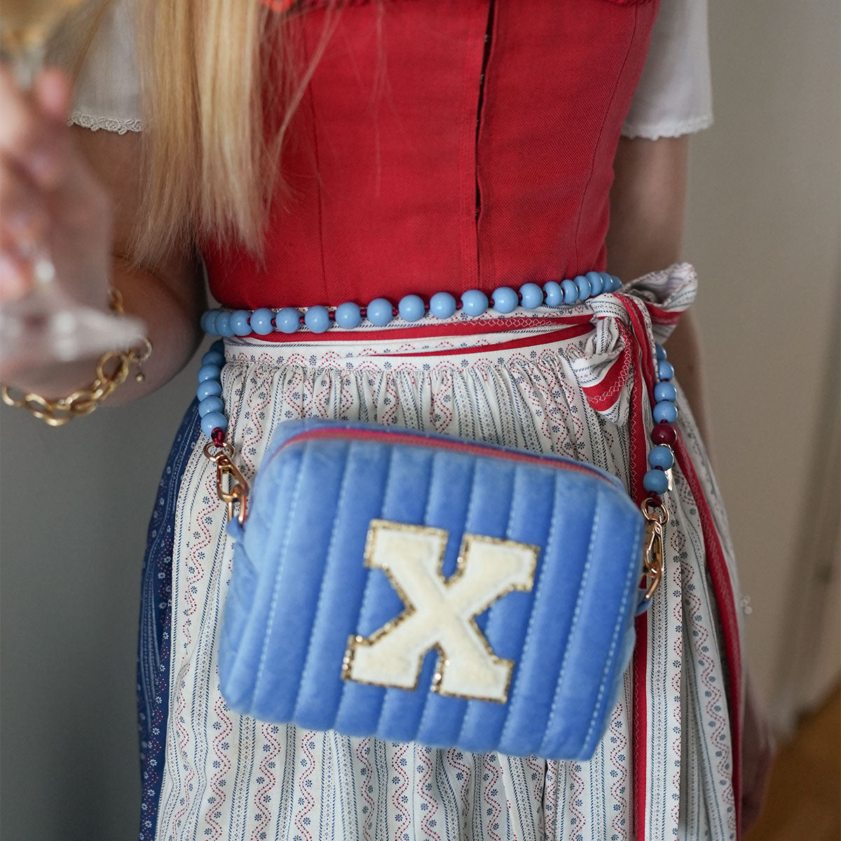 Lola Samt-Tasche Malibu Blau