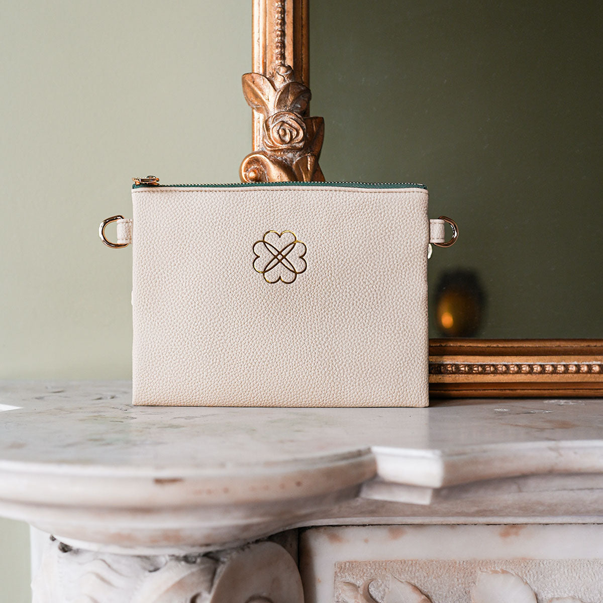 Lia Pouch Puder Beige