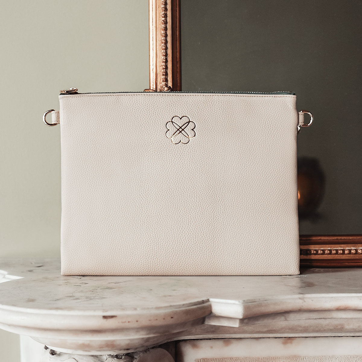 Stella Clutch Puder Beige