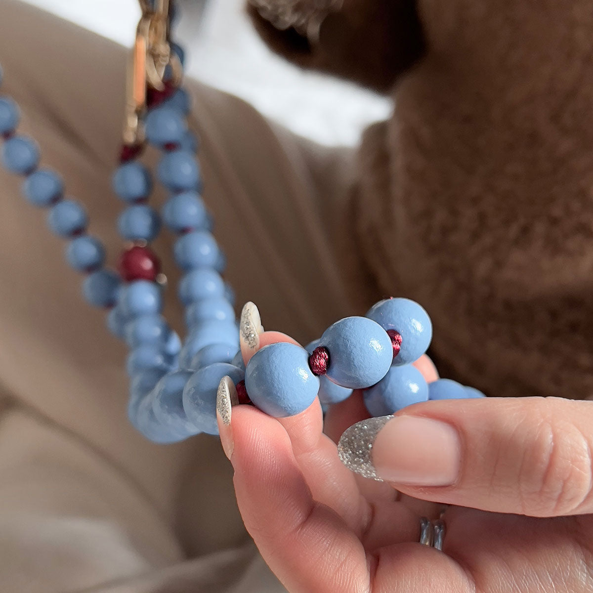 Handykette Holzperlen Taubenblau